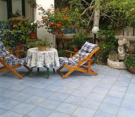 Albatros Bed & Breakfast 4*