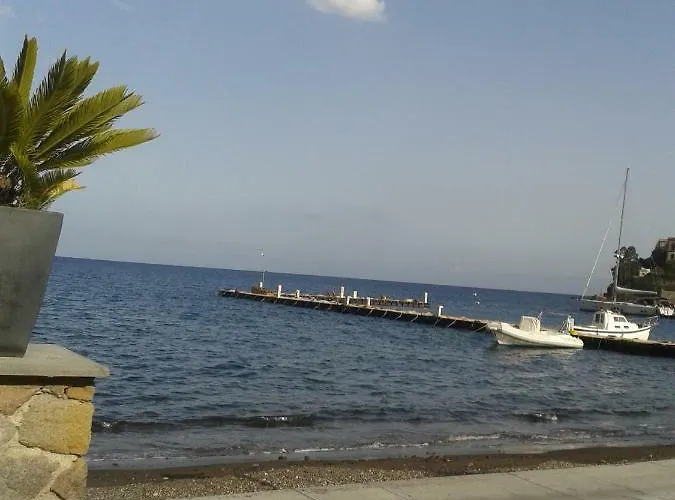 Albatros Bed & Breakfast 4*