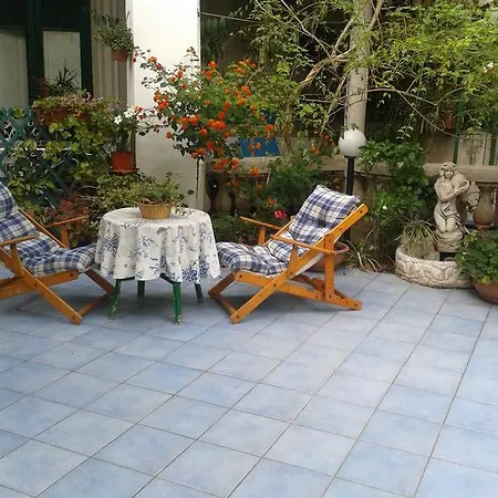 Albatros Bed & Breakfast 4*