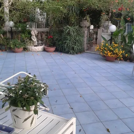 Albatros Bed & Breakfast 4*